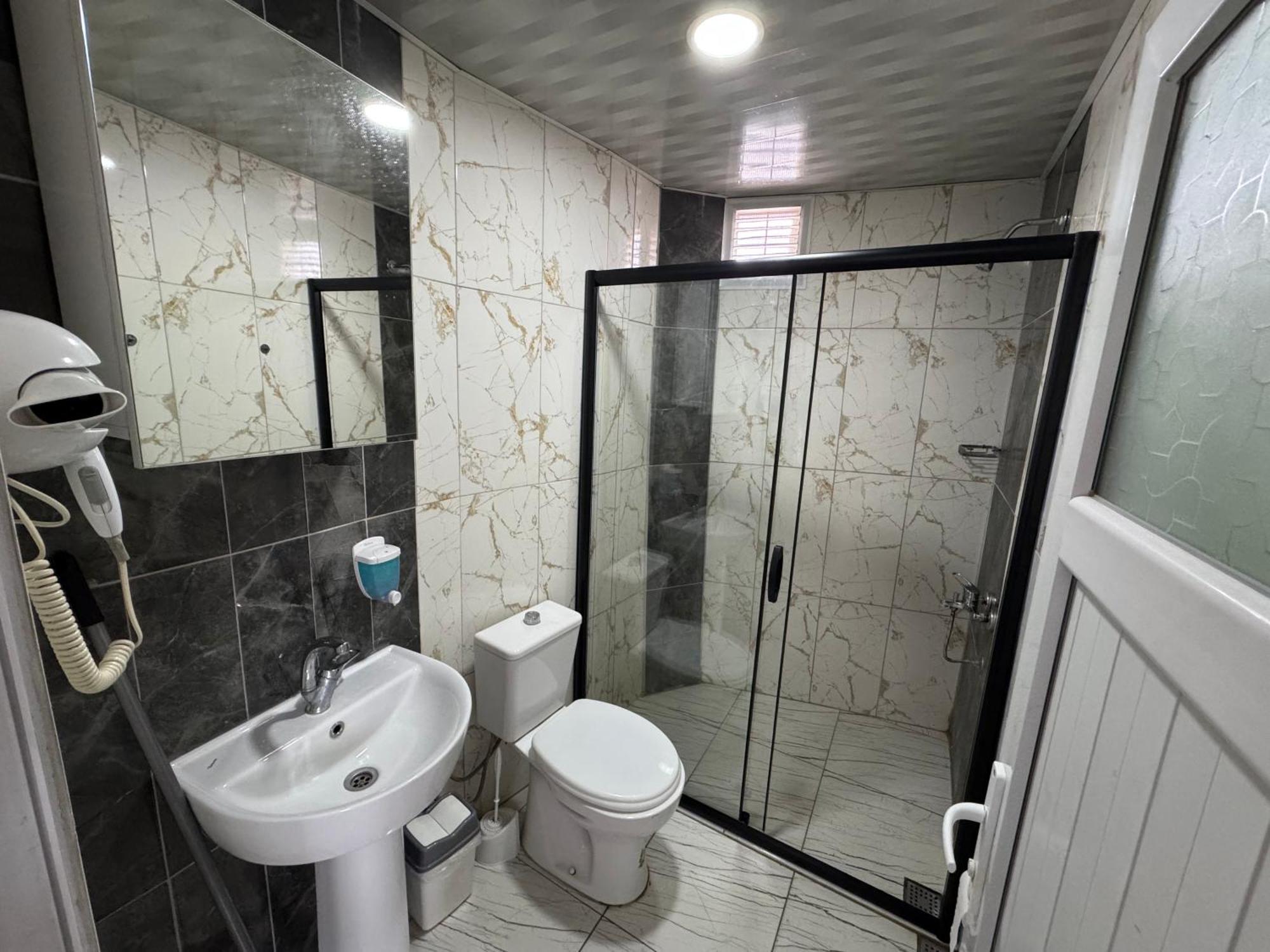 Ersoy Ege Apart Otel Antalya Bagian luar foto
